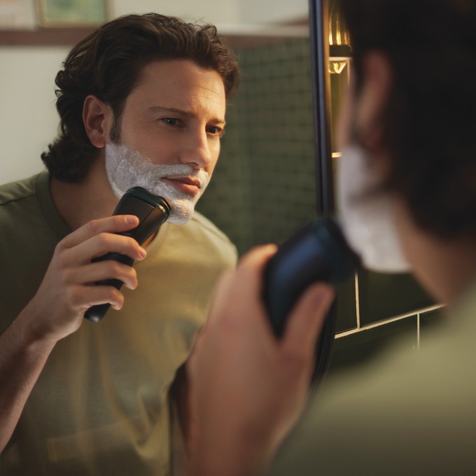 Philips Norelco 2600 Wet & Dry Shaver, , large