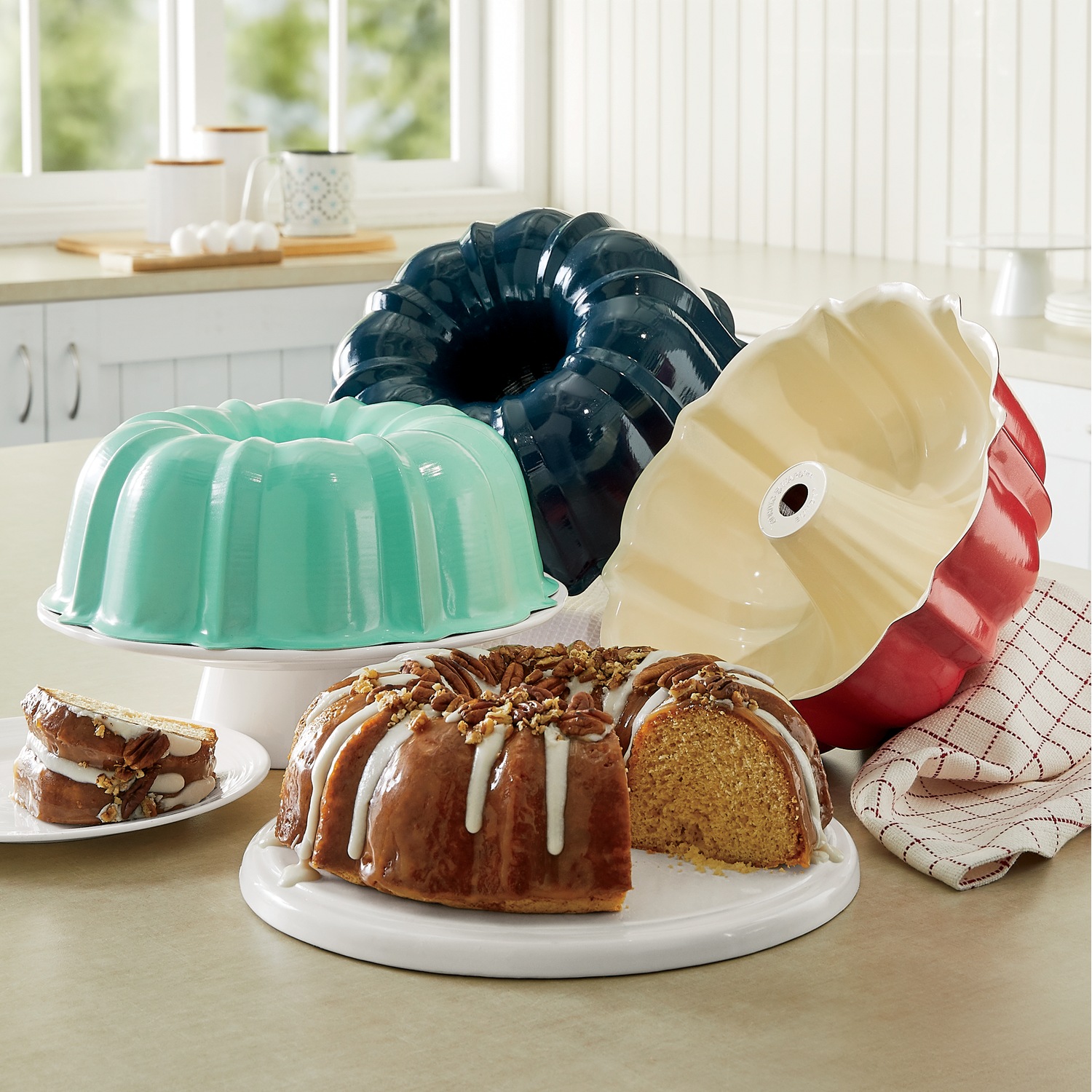 Nordic Ware Commercial Original Bundt Pan with Premium Non-Stick