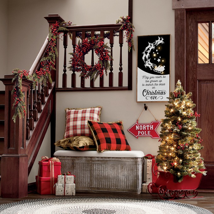 Red Berry Wreath, , large
