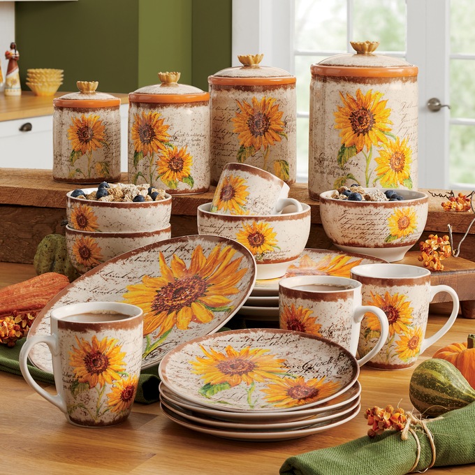 Kitchen shop dish set