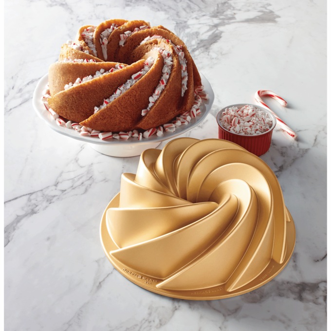 Nordic Ware Heritage Bundt Pan, Gold, large