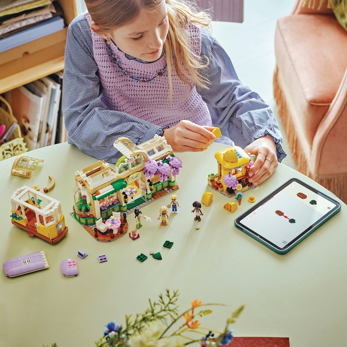 LEGO Friends Plant Café & Flower Shop, , large