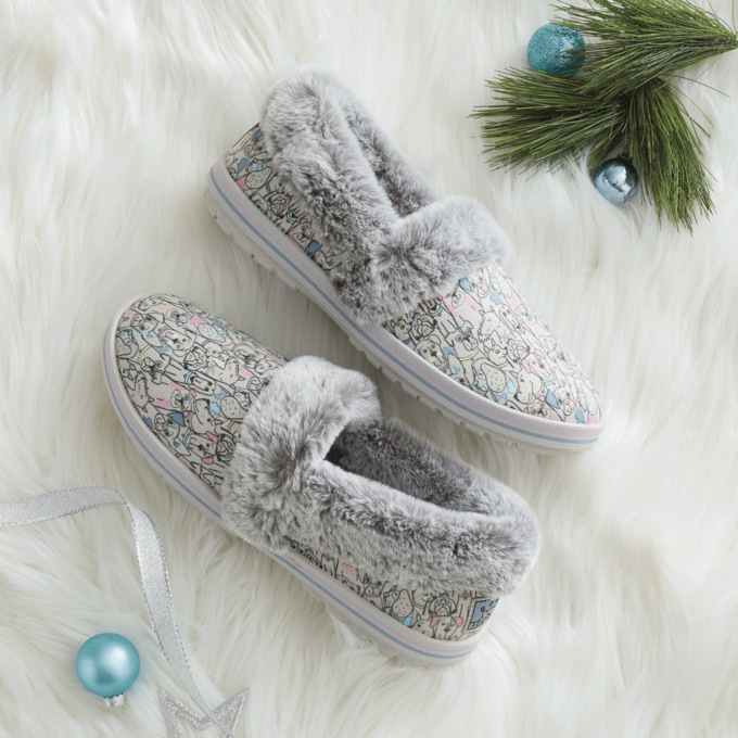 BOBS Too Cozy Rescue Me Slipper, , large