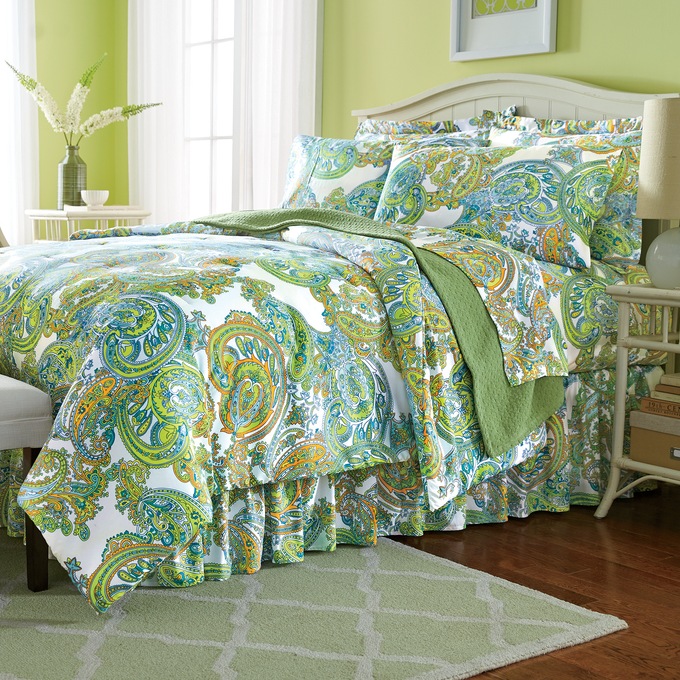Bright Paisley Complete Bedding Set | Ginny's