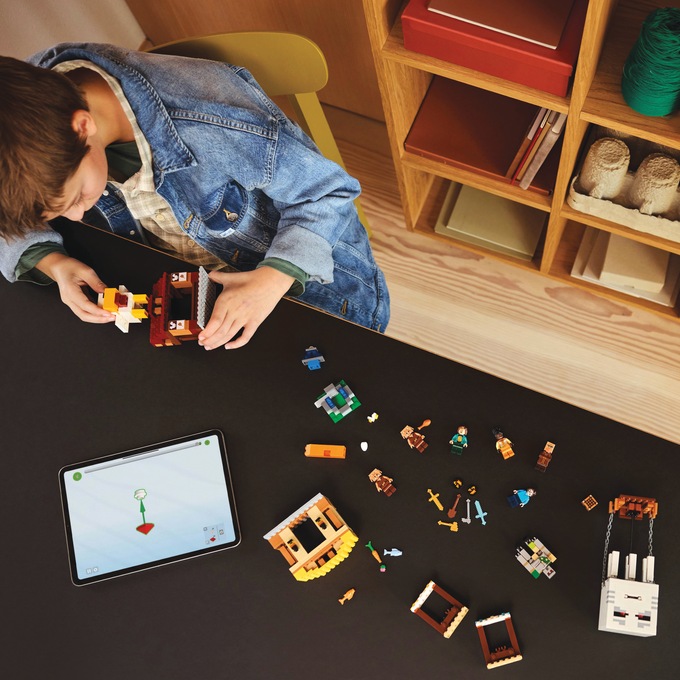 LEGO Minecraft The Ghast Balloon Village Attack, , large