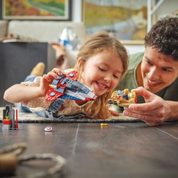 LEGO Marvel Captain America vs. Thanos, , large