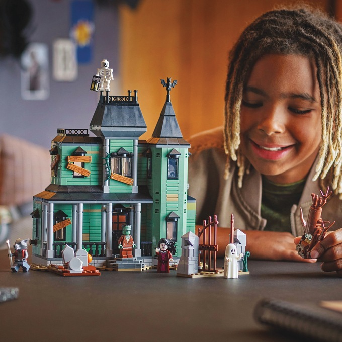 LEGO Creator 3-in-1 Haunted Mansion, , large