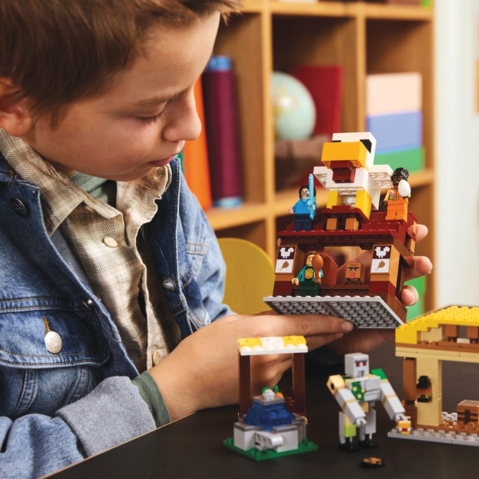 LEGO Minecraft The Ghast Balloon Village Attack, , large