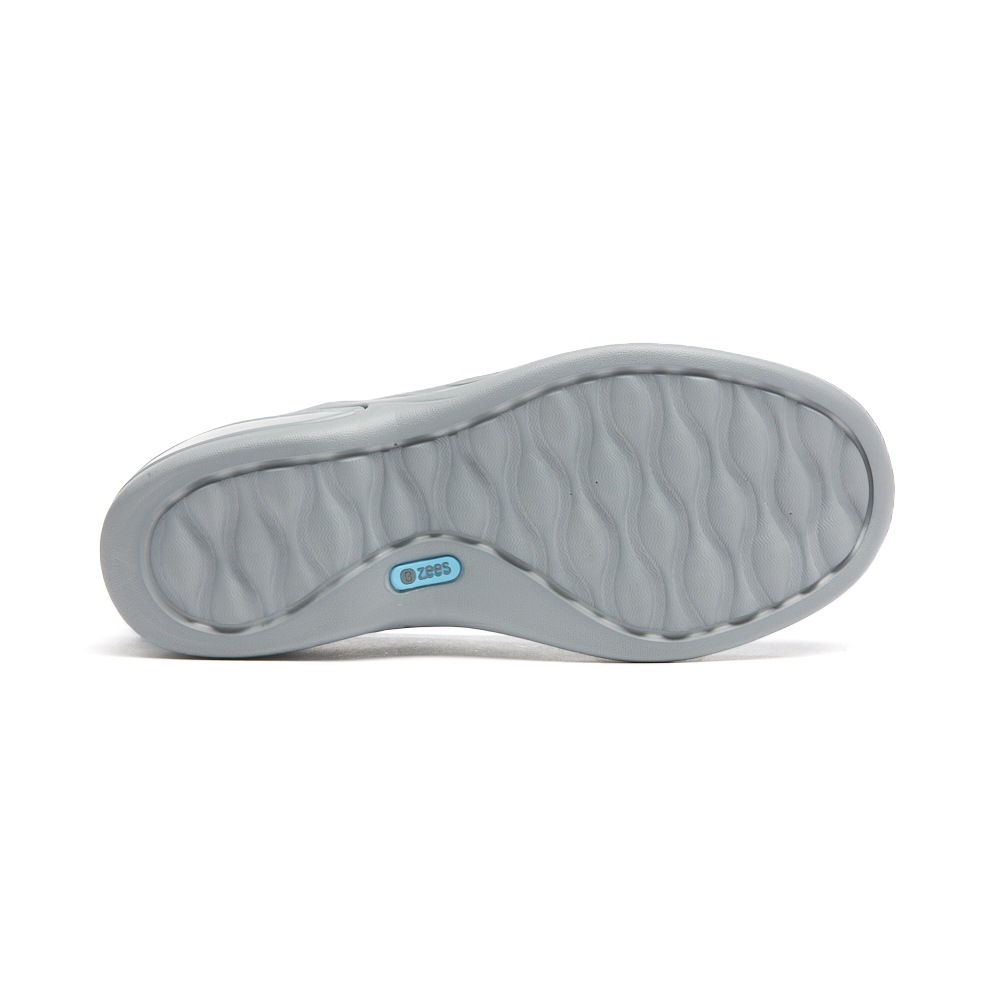 bzees women's niche sneaker