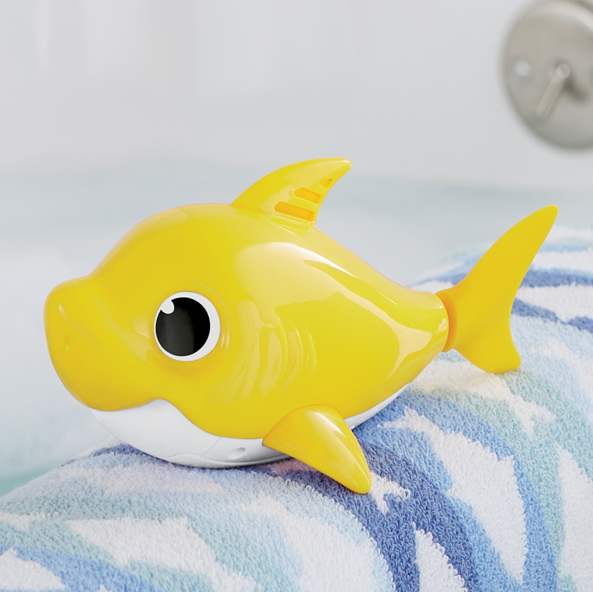 zuru robo alive junior baby shark
