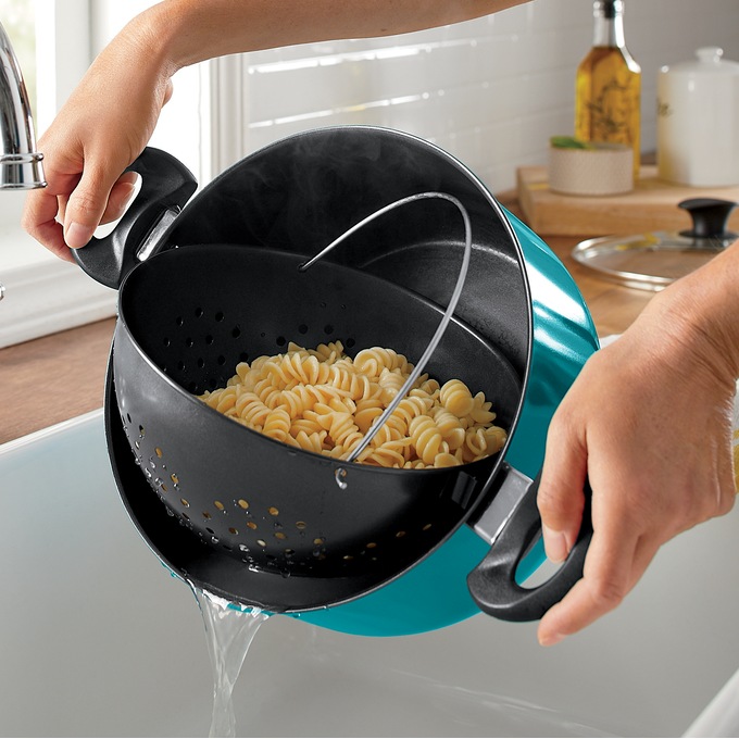 Pasta pot with hot sale strainer
