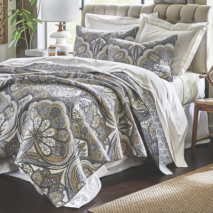 Venetian Oversized Quilt, , large