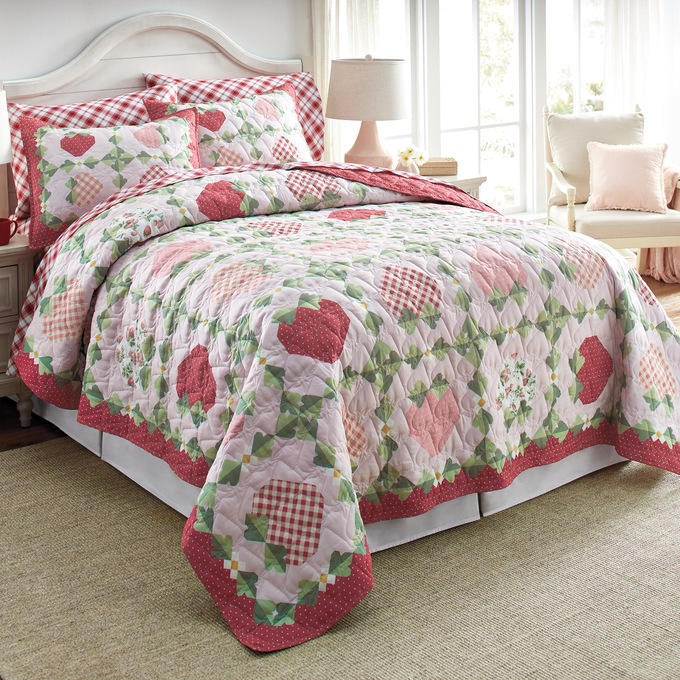 Strawberry Patch Oversized Quilt and Sham, , large