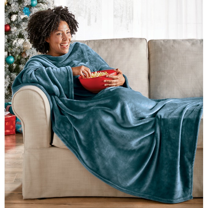 Plush sleeved throw 2025