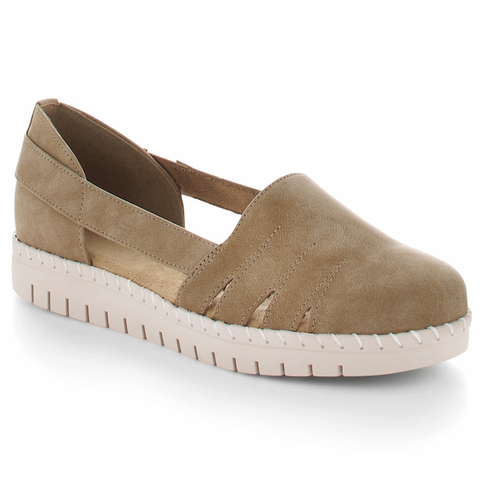 Easy Street Bugsy Gored Slip-On, , large