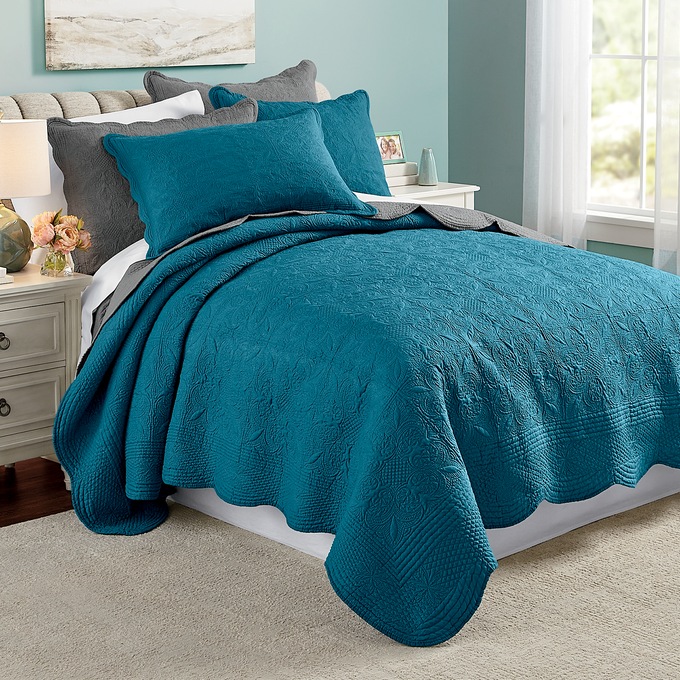 Chateau Oversized Reversible Quilt, , large