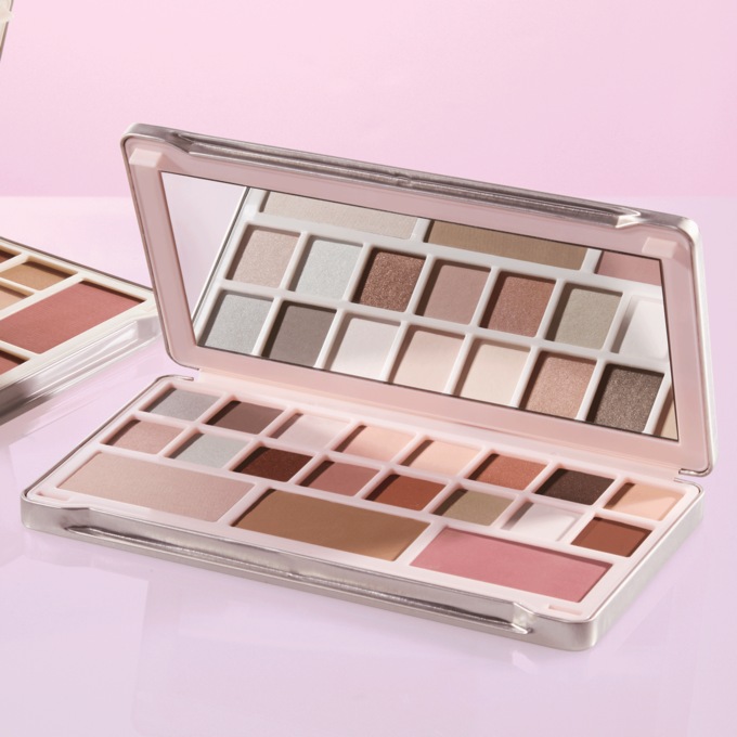 Michael Giordano Makeup Set with Tin Case, , large