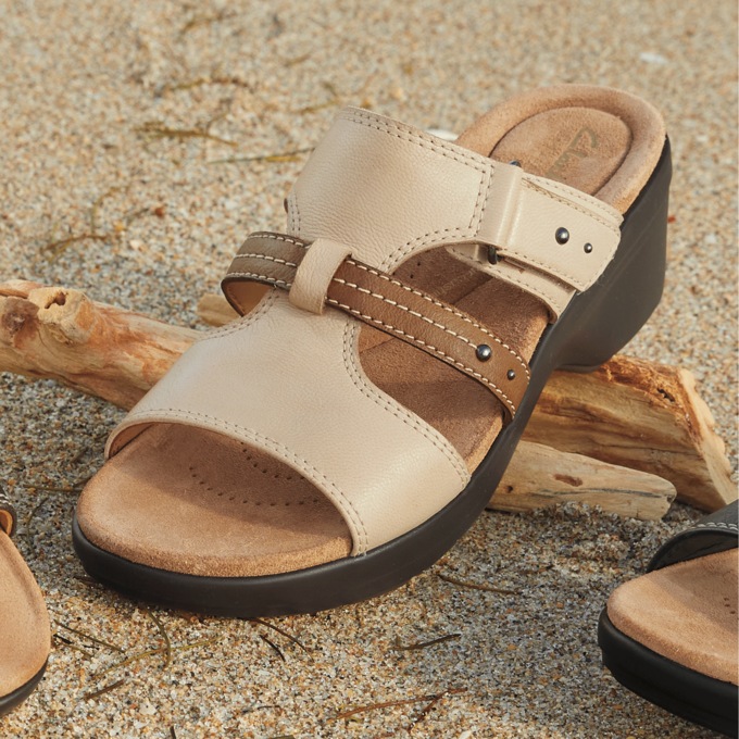 Clarks Tuleah Jane Slide, Sand Combi, large