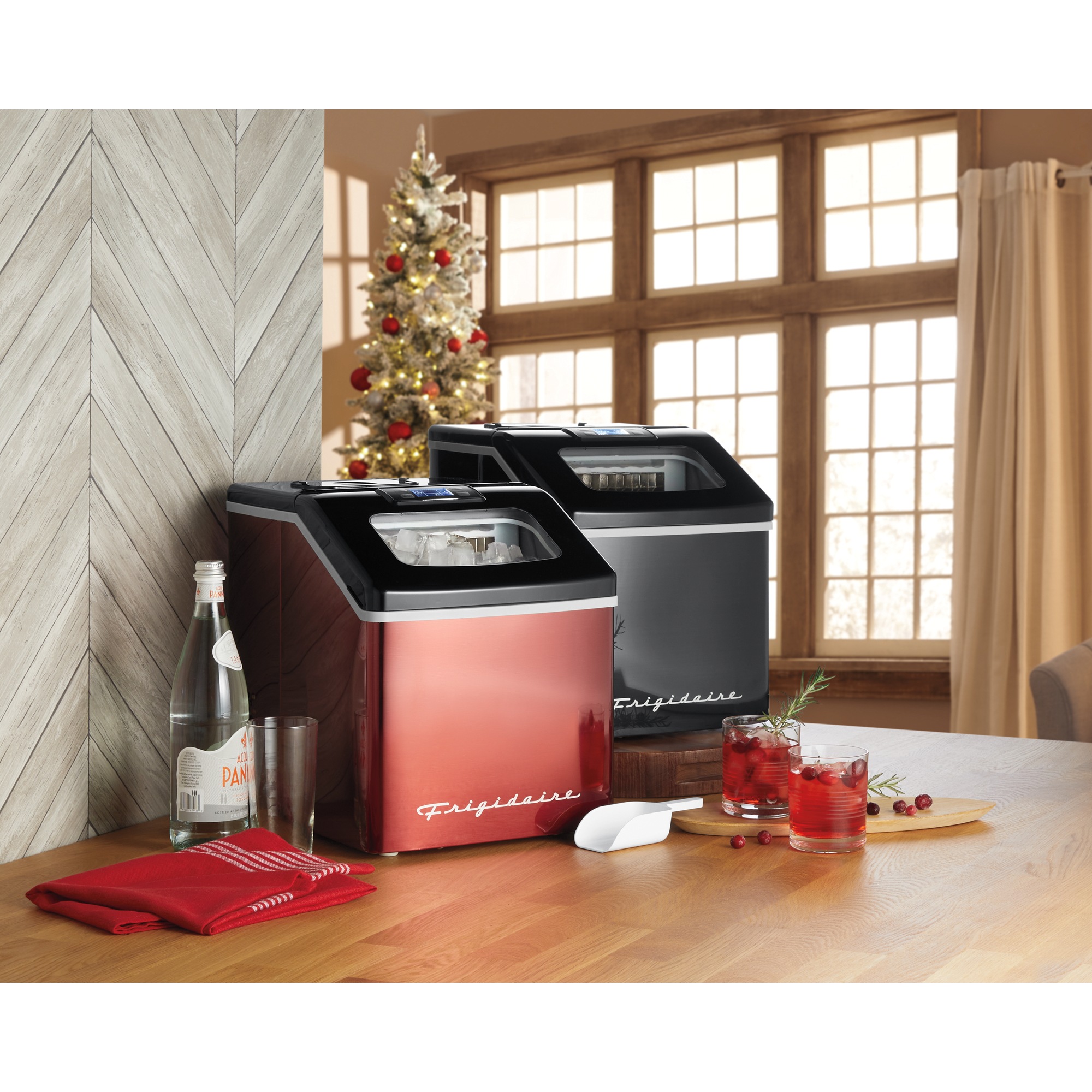 Frigidaire 40lb. Ice Maker Ginny