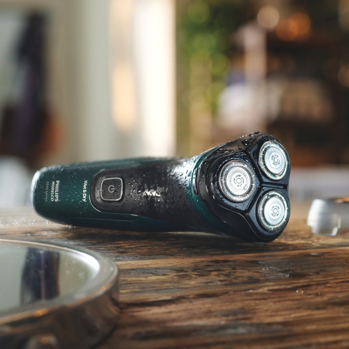 Philips Norelco 2600 Wet & Dry Shaver, , large