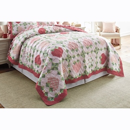 Strawberry Patch Oversized Quilt, , large