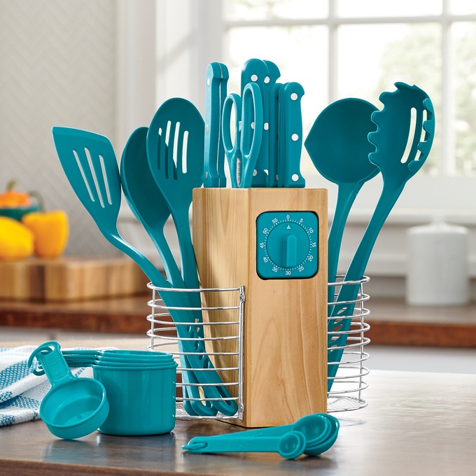 Wooden Utensil Set with a Holder (8 Piece)