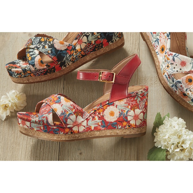 Clarks Chicly Genuine Leather Floral Sandal, , large