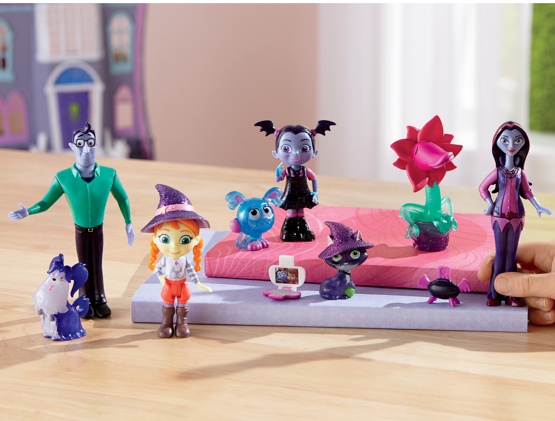 vampirina fangtastic friends set