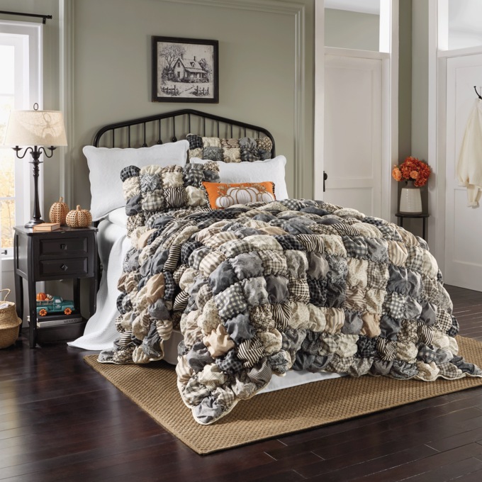 Farmhouse Puff Oversized Quilt, , large